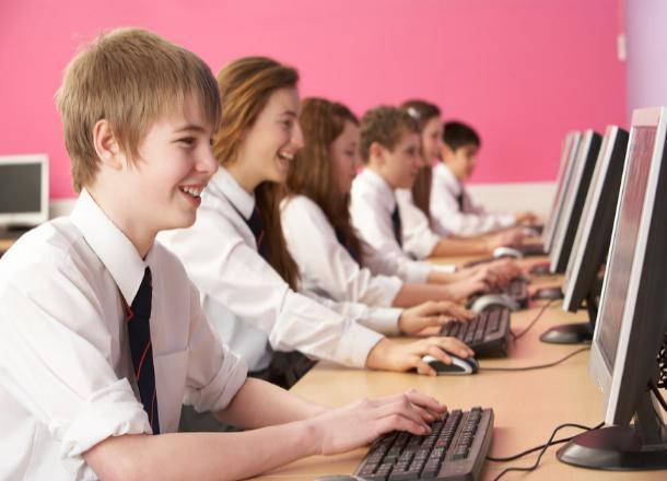 В школах Тамбовской области прошел Единый урок безопасности в сети Интернет.