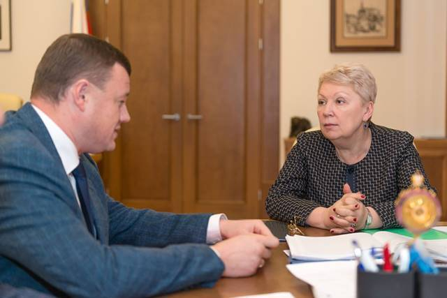 Александр Никитин встретился с министром образования России