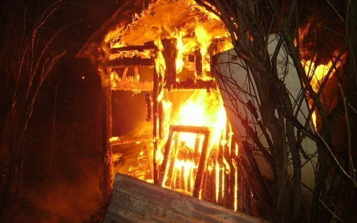 Огонь уничтожил дачный домик в черте Тамбова