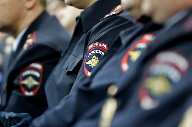 25-летний житель Первомайского района попытался избить троих полицейских