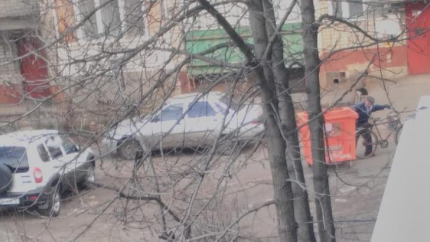 В Мичуринске мужчина украл клеть для сбора пластика