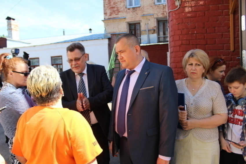 Жители, потерявшие квартиры при взрыве дома в Моршанске, встретились с первым вице-губернатором 