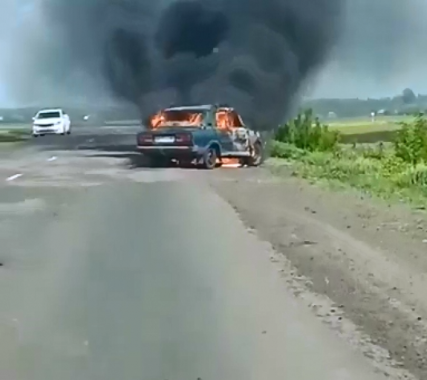 На трассе в Сосновском районе сгорел автомобиль