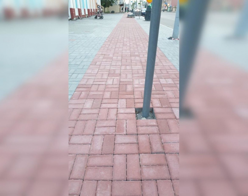 В Тамбове посреди велодорожки на улице Советской торчит дорожный знак