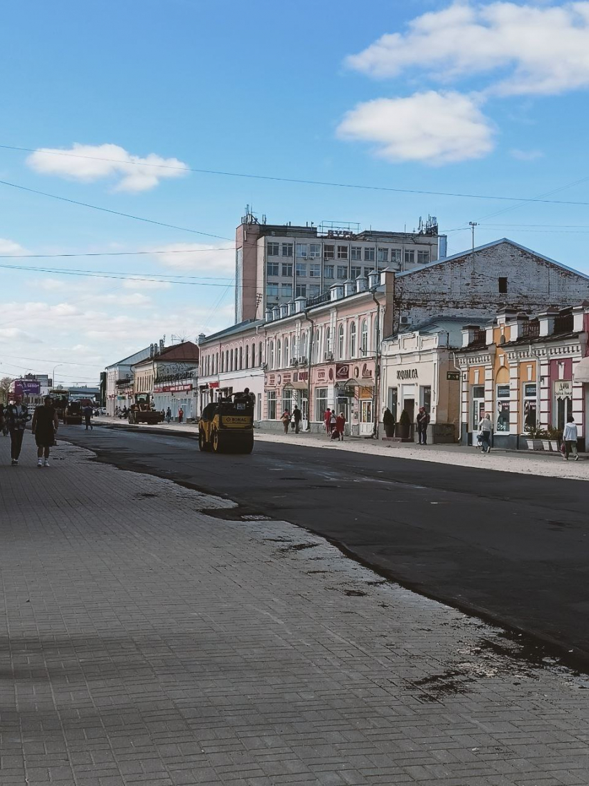 На Тамбовском Арбате в областном центре положили асфальт