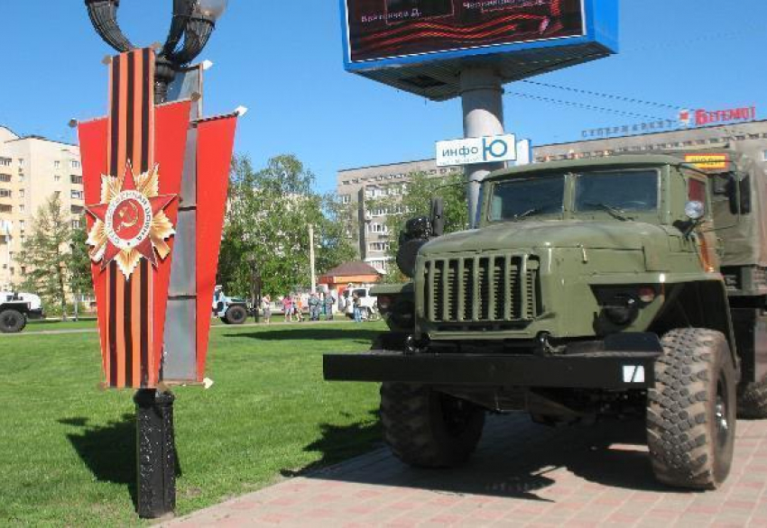 Юные тамбовчане познакомились с боевой техникой 