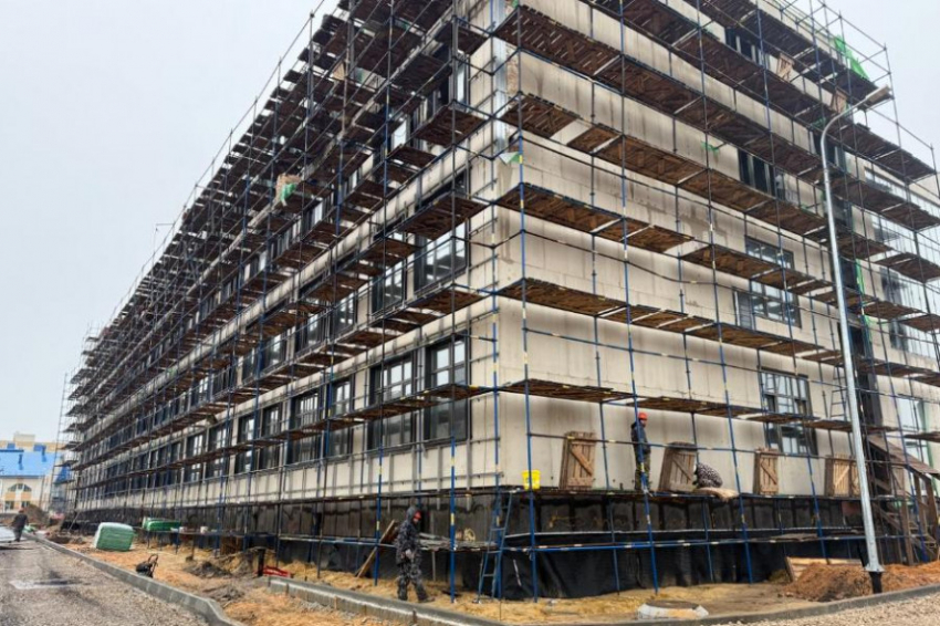 Власти требуют 216 млн рублей с подрядчика, сорвавшего строительство школы в селе Бокино