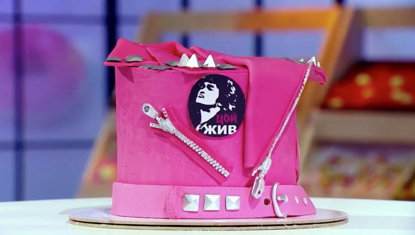 Тамбовчанка представила торт в стиле рок-н-ролл на шоу «Кондитер»