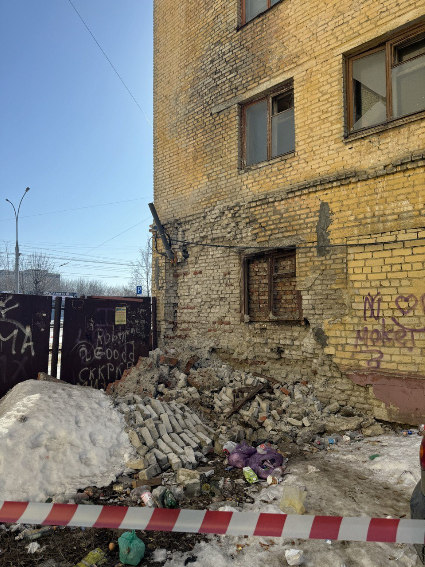 В Тамбове на Моршанском шоссе обвалилась стена многоквартирного дома