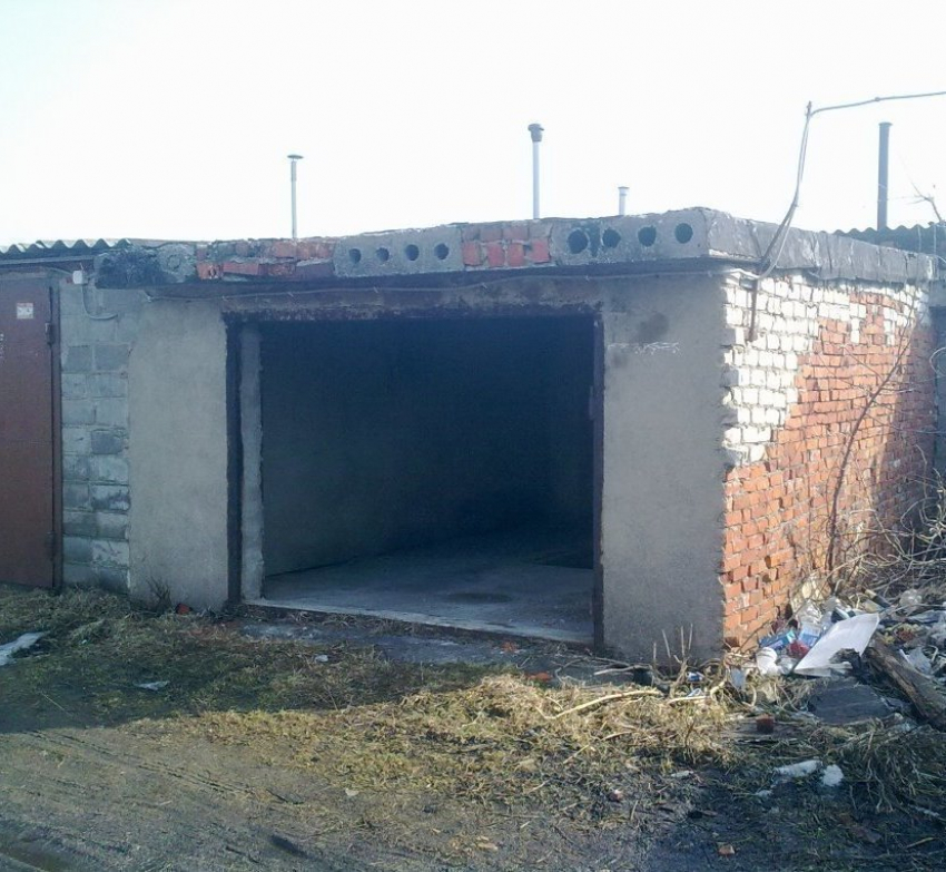 Четверо тамбовчан похитили металлические ворота с гаража