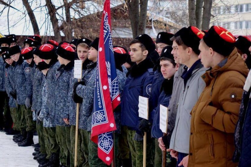 Молодых тамбовчан увлекли «Лихие казачьи забавы» 