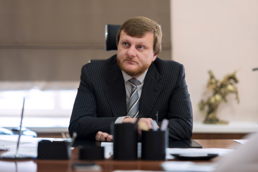 Министр строительства региона объяснил, зачем чиновникам дворец