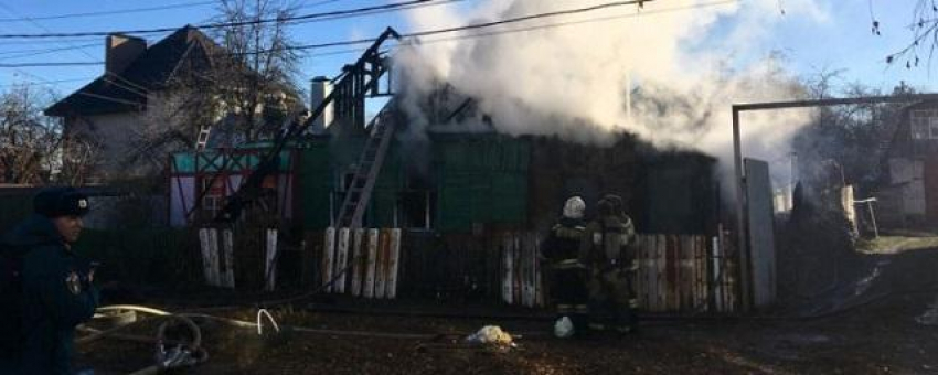 В Тамбове серьезный пожар уничтожил жилой дом 