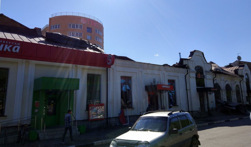 Машинам не ездить, пешеходам не ходить: на Державинской введены ограничения из-за последствий пожара 