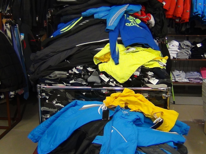 В «Шмотке» из Строителя обнаружен контрафакт почти на полмиллиона