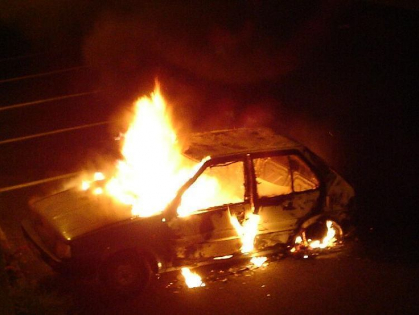 В первые новогодние сутки в Тамбовской области сгорели две машины