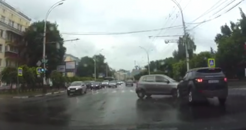 Видео контакта Kia и Land Rover на Советской в Тамбове появилось в сети 