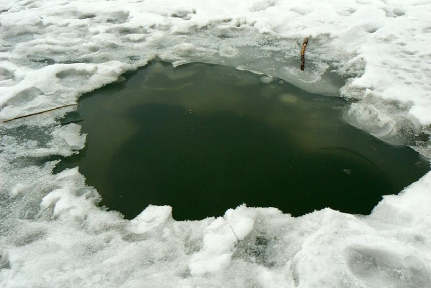 В Моршанске рыбак провалился под лёд и чуть не утонул