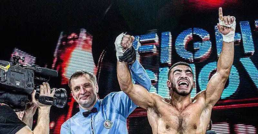 Тамбовский боксёр потерпел первое поражение в карьере в титульном бою