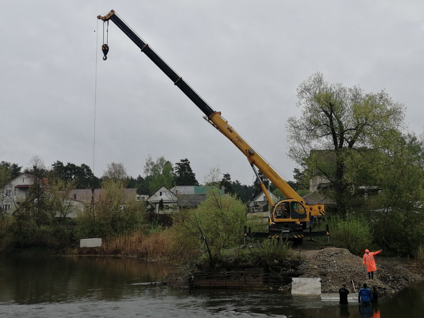 В Пригородном лесу начали восстановление временной плотины