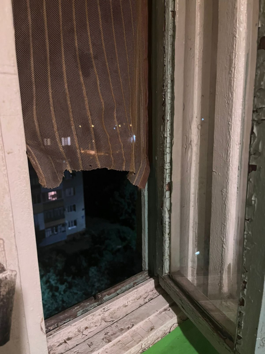 В Тамбове из окна седьмого этажа выпал трёхлетний мальчик