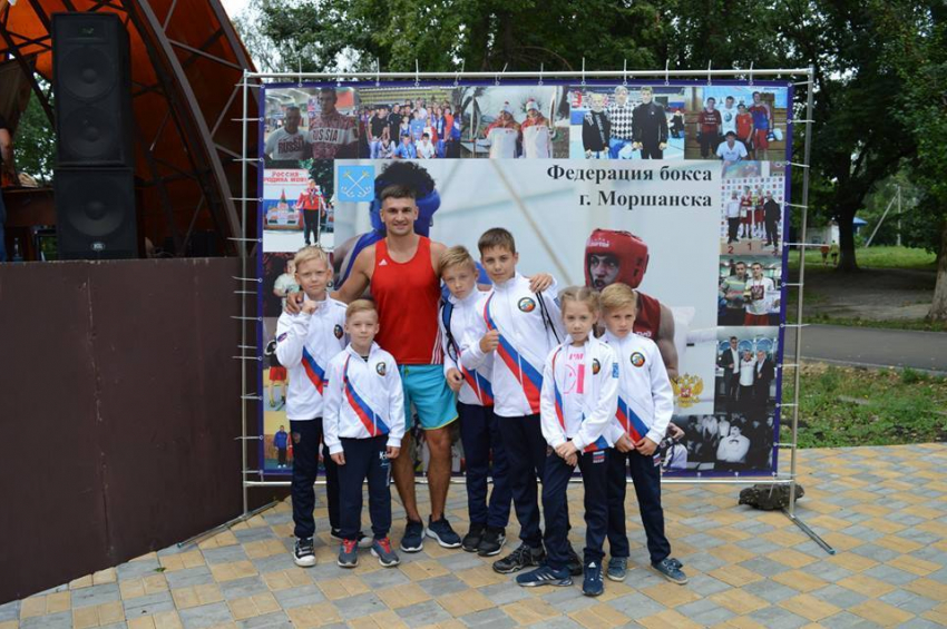 Флешмоб «Тамбовщина за бокс» прошел в Моршанске на «ура» 