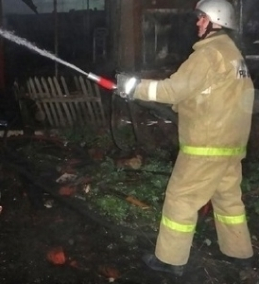 В центре Тамбова сгорел дом: тамбовчане назвали возможные причины пожара