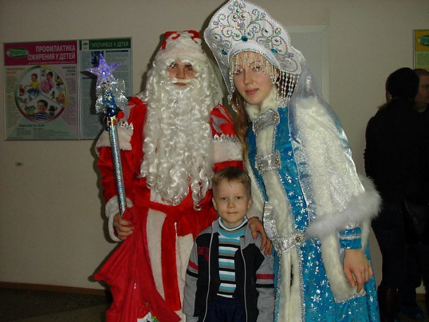 Дед Мороз и Снегурочка поздравили маленьких посетителей поликлиники №2 Тамбова