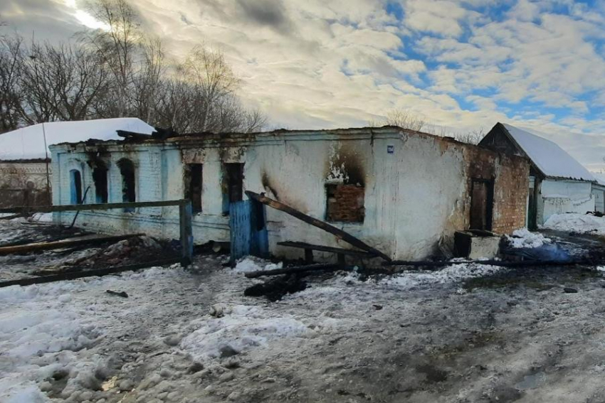 В Петровском районе на Рождество сгорел дом, погибла пожилая женщина