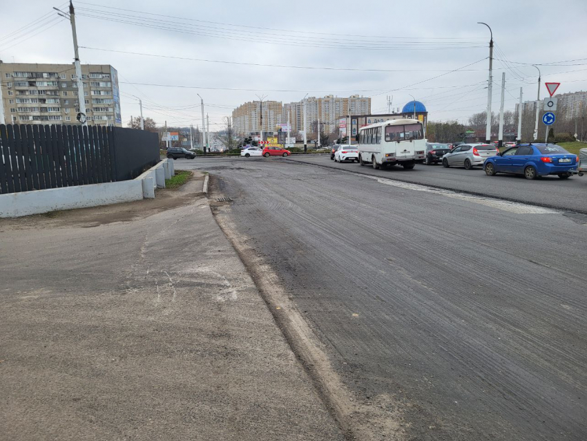 Асфальт на Мичуринской ждёт морозов?