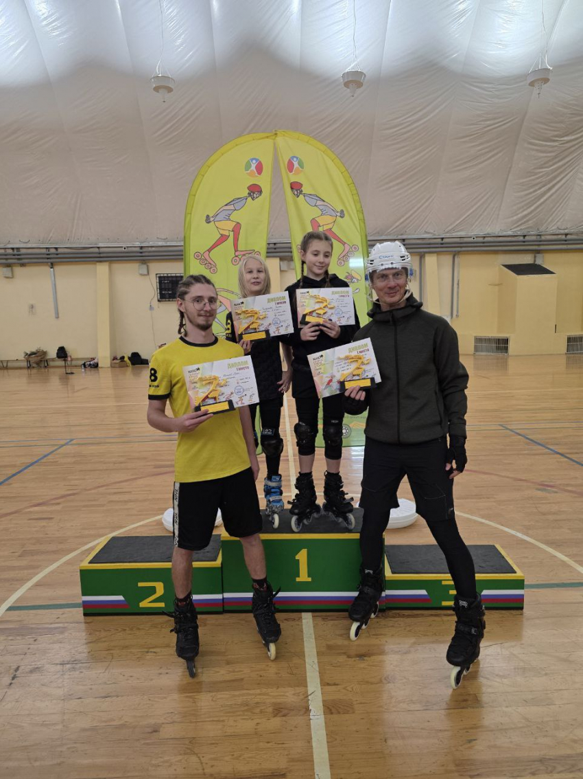 Шесть спортсменов из Тамбова привезли с Зимнего Кубка по индор-спидскейтингу четыре золотые медали