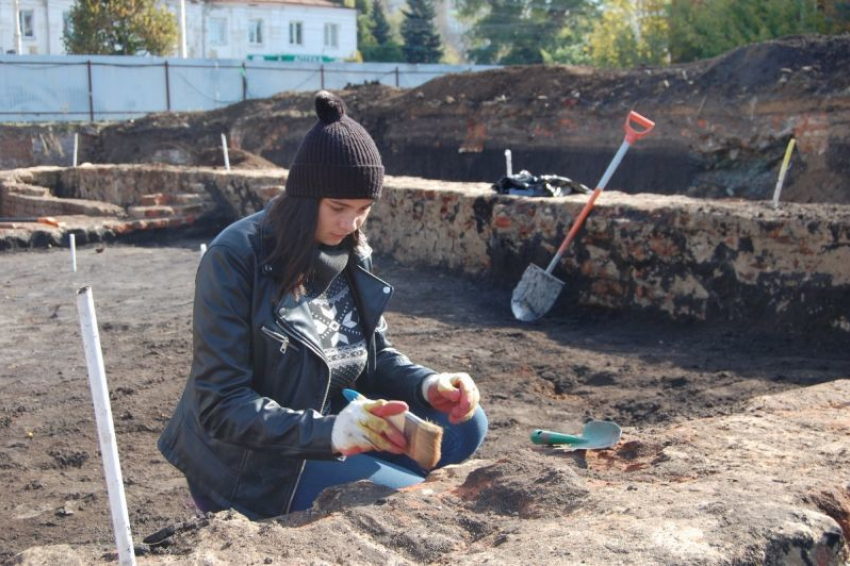 На месте снесенных старинных зданий в историческом центре Тамбова найдена кухонная утварь 19 века