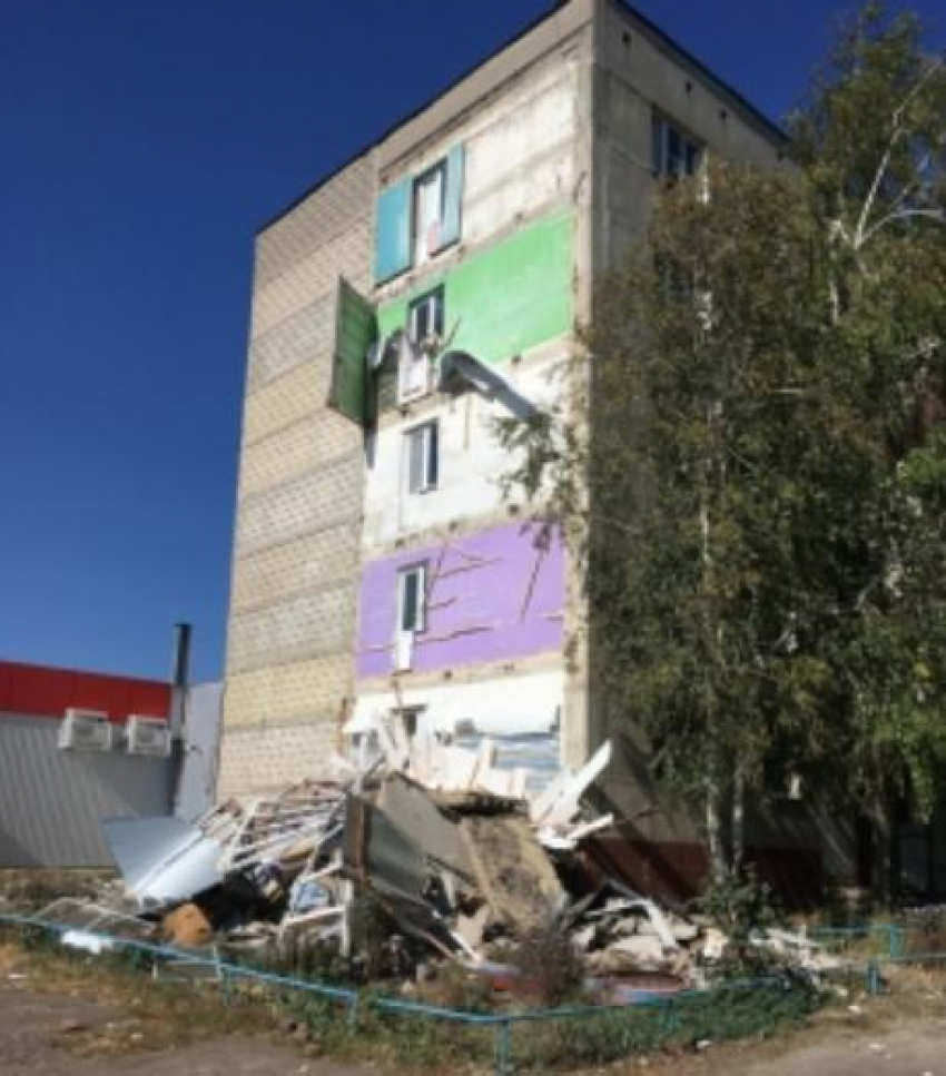 Как карточный домик сложились балконы пятиэтажки в Красносвободном