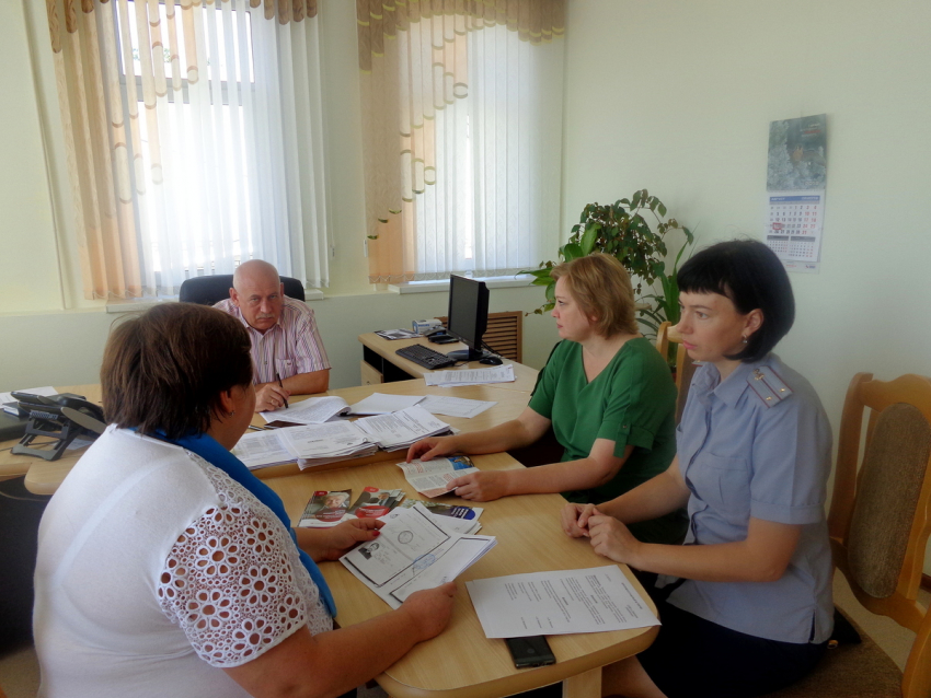 Сотрудники колонии в Кирсановском районе помогли осужденному оформить пенсию