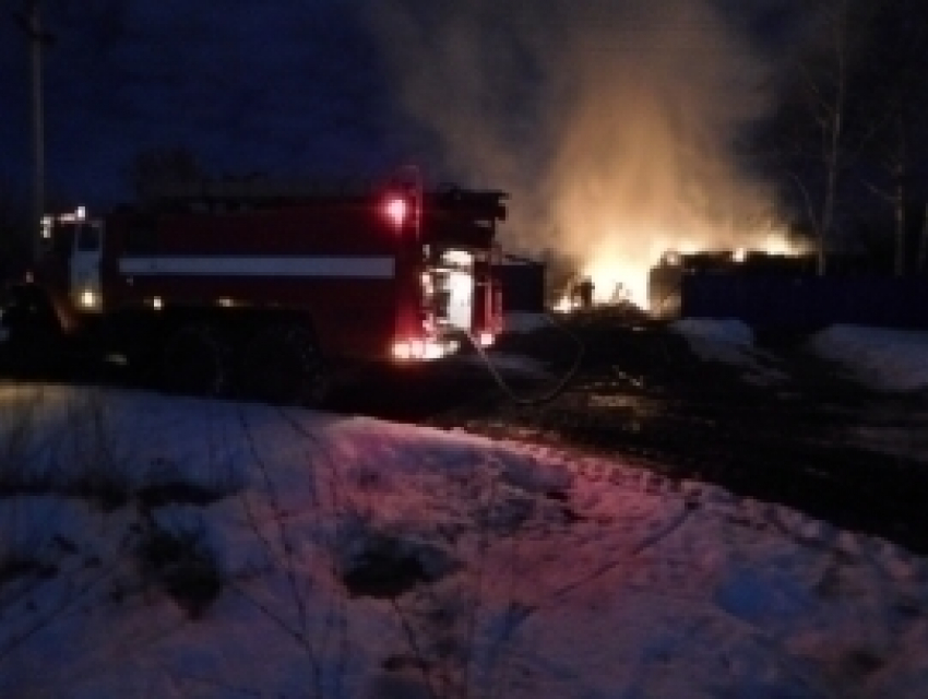 Женщина и ребенок погибли при пожаре в доме в Староюрьево