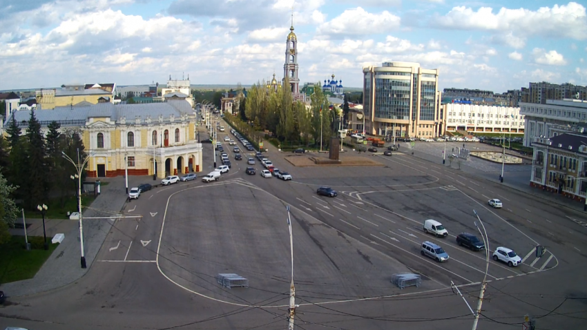 27 апреля припарковаться в районе площади Ленина у автомобилистов не получится