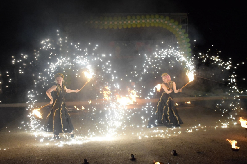 Липецкие фаерщики устроят новогоднее огненное шоу в Тамбове