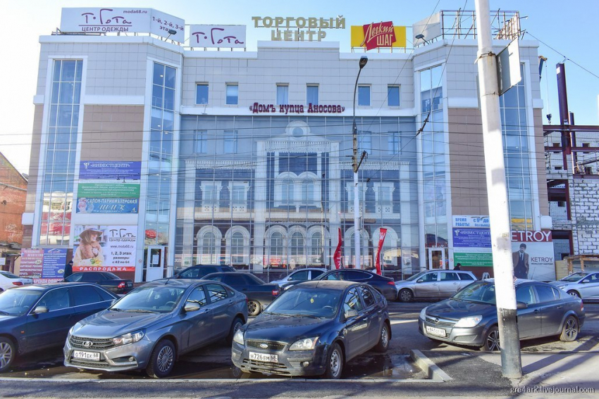 Варламов назвал два тамбовских здания одними из самых уродливых в России