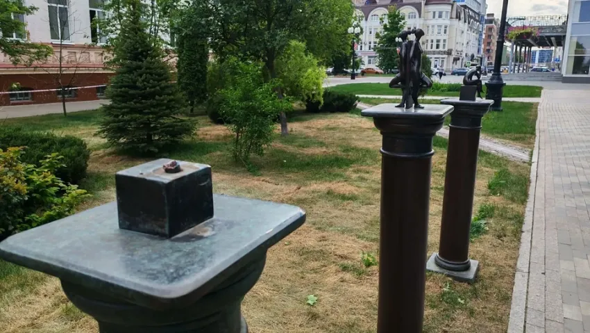 Из Державинского сквера в Тамбове украли бронзовую скульптуру