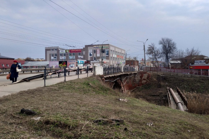 Из-за ремонта моста на Базарной автобусы изменят маршрут