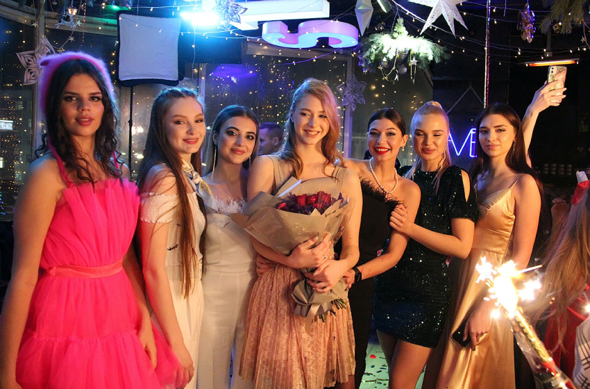 Стали известны имена Мисс зрительских симпатий и Мисс Дружба на областном конкурсе красоты