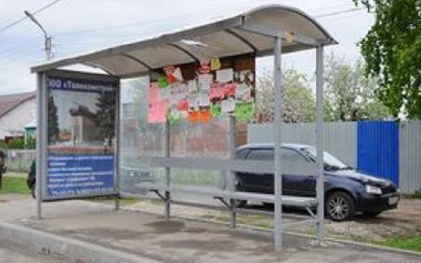 Вандалы разгромили остановку на Воронежской