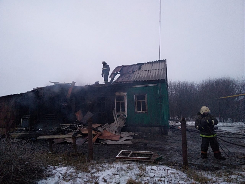 В результате пожара в Кирсановском районе погибло два человека