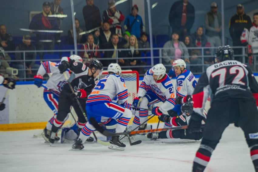 «Волки» потерпели второе поражение подряд на домашнем льду