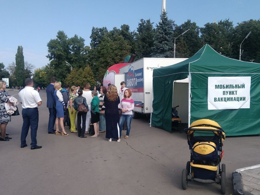 Яблоки за прививку раздали в Мичуринске 
