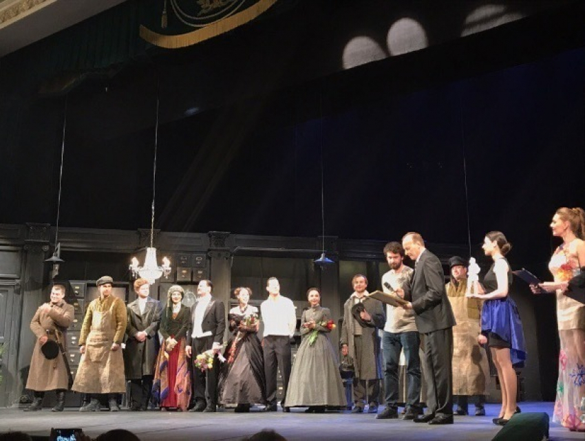 11 театральный фестиваль имени Рыбакова открыла бесподобная постановка москвичей