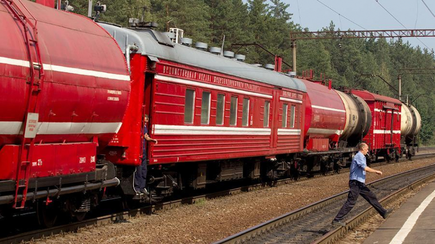 Загоревшийся под Тамбовом локомотив пассажирского поезда потушили 