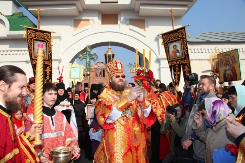 Власти города предусмотрели, как развезти тамбовчан от храмов ночью с Пасхального богослужения