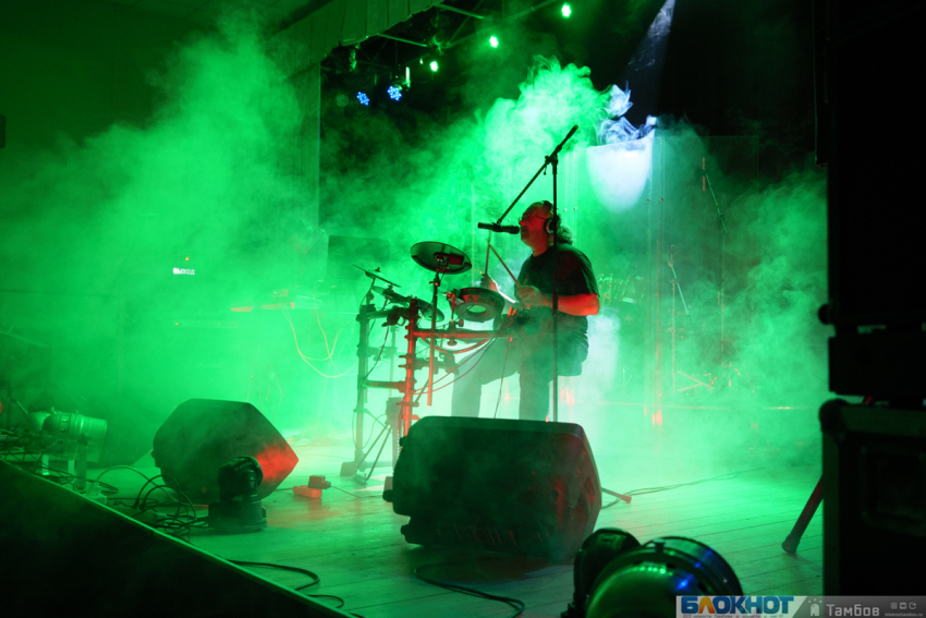 Романтика вечера: фестиваль «Рок над Цной» снова радует тамбовчан музыкой на все времена 