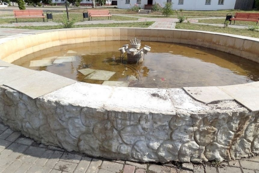 В Пичаево вандалы «разобрали» фонтан